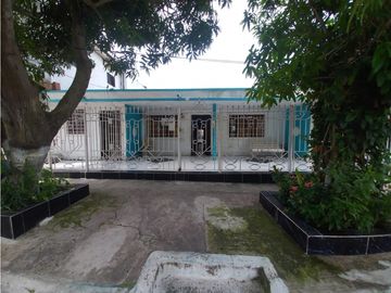 Comoda Casa + Apartamento en VENTA Barrio La VICTORIA