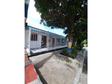 Comoda Casa + Apartamento en VENTA Barrio La VICTORIA