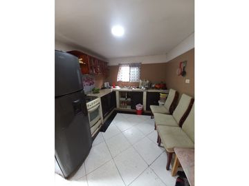 Comoda Casa + Apartamento en VENTA Barrio La VICTORIA