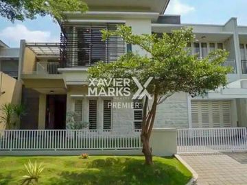 Rumah 2 Lantai Luas 240 di Araya Golf Boulevard kota Malang
