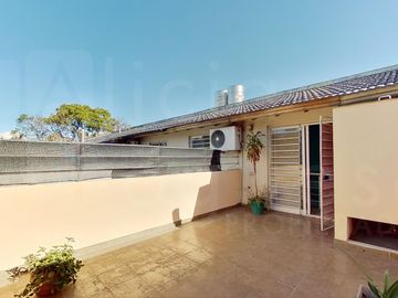Excelente Ph de 4 ambientes en Boedo con Patio y Terraza