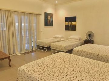 5 Bedroom House & Lot With Swimming Pool For Sale at Beverly Hills Subdivision Antipolo