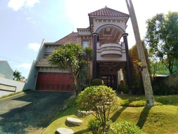 Rumah Mewah 2 Lantai Luas 510 di Lembah Dieng kota Malang