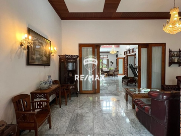 DIJUAL RUMAH MEWAH DIKAWASAN BINTARO SEKTOR 5 TANGERANG SELATAN