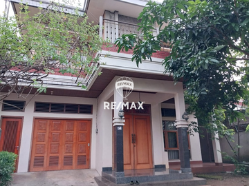DIJUAL RUMAH MEWAH DIKAWASAN BINTARO SEKTOR 5 TANGERANG SELATAN