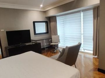 nicely furnished 3 bedroom unit in Fraser Place Manila Makati City