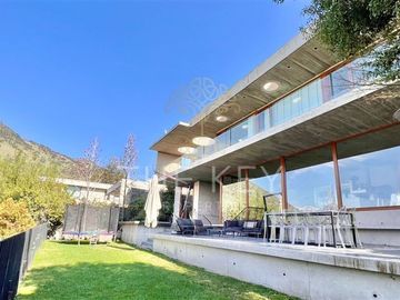 Casa en Venta en El Golf de Manquehue - Camino Punta de Águilas