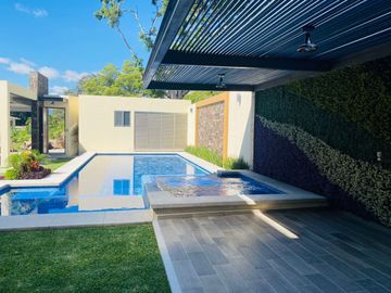 Casa en Fraccionamiento en Lomas de Vista Hermosa, Cuernavaca, Morelos CAEN-724-