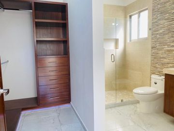 Casa en Fraccionamiento en Lomas de Vista Hermosa, Cuernavaca, Morelos CAEN-724-