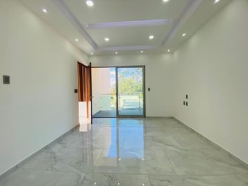 Casa en Fraccionamiento en Lomas de Vista Hermosa, Cuernavaca, Morelos CAEN-724-