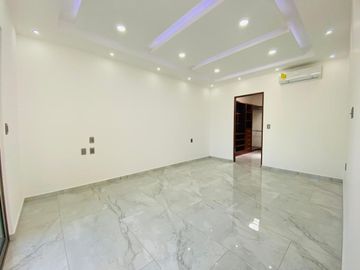 Casa en Fraccionamiento en Lomas de Vista Hermosa, Cuernavaca, Morelos CAEN-724-
