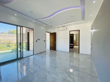 Casa en Fraccionamiento en Lomas de Vista Hermosa, Cuernavaca, Morelos CAEN-724-