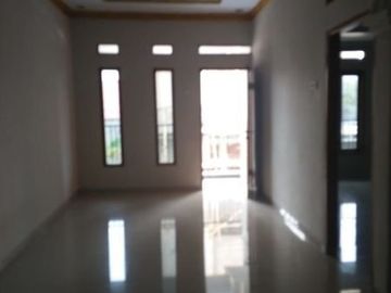 Rumah di Limo, 2Lt, Bangunan 2016, Lingk. Nyaman di Grogol