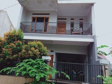 Rumah di Limo, 2Lt, Bangunan 2016, Lingk. Nyaman di Grogol