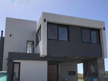 Casa - Puertos del lago Araucarias