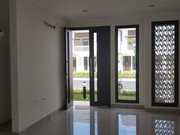 Rumah Cantik di Kawasan Elit Summarecon Bandung