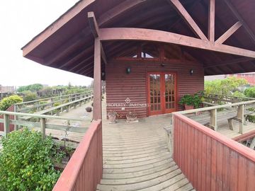 Punta de Tralca - Isla Negra, Excelente Propiedad en Borde Costero