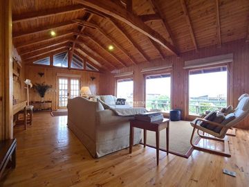 Punta de Tralca - Isla Negra, Excelente Propiedad en Borde Costero