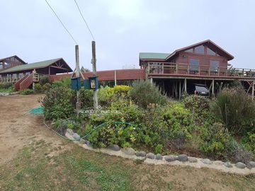 Punta de Tralca - Isla Negra, Excelente Propiedad en Borde Costero