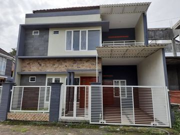 Di Jual Rumah Hunian 2 Lantai di Malang