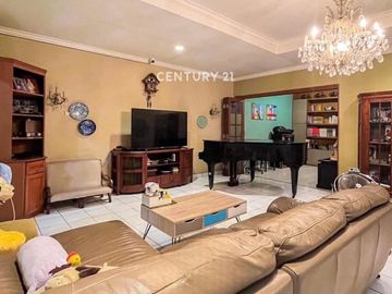 Rumah Hok Dijual 2 Lantai Lokasi Sangat Strategjs Di Pondok Indah