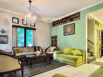 Rumah Hok Dijual 2 Lantai Lokasi Sangat Strategjs Di Pondok Indah