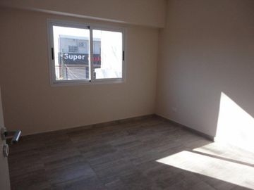 VENTA DE DEPARTAMENTO 2 AMBIENTES A ESTRENAR - CON COCHERA - PRIMER PISO AL FRENTE