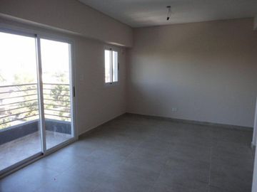 VENTA DE DEPARTAMENTO 2 AMBIENTES A ESTRENAR - CON COCHERA - PRIMER PISO AL FRENTE