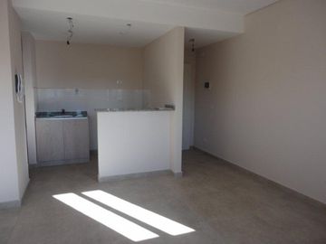 VENTA DE DEPARTAMENTO 2 AMBIENTES A ESTRENAR - CON COCHERA - PRIMER PISO AL FRENTE