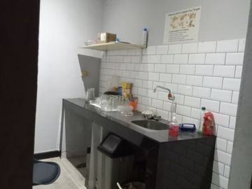 DISEWAKAN RUKO (3 Lantai) DI KEMANG UTARA JAKARTA SELATAN