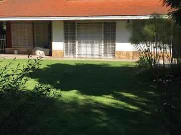 Importante Chalet Barrio ingles  - Temperley Oeste