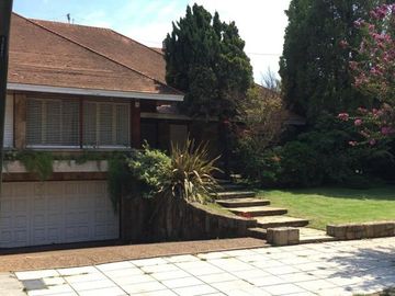 Importante Chalet Barrio ingles  - Temperley Oeste