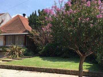 Importante Chalet Barrio ingles  - Temperley Oeste