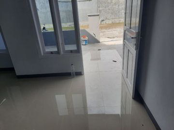 Rumah Cantik Siap Huni Dekat Jalan Woltermonginsidi