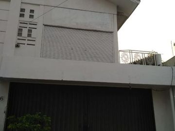Area Komersil Rumah Sekaligus Tempat Usaha - Kramat Jati