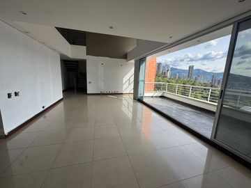 apartamento en arriendo en el tesoro. Cod A515380