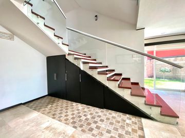 CASA EN VENTA JARDINES DE ZAVALETA, ZONA RECTA CHOLULA, PUEBLA