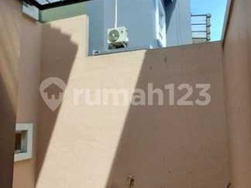 Dijual Super Murah Rumah di Cluster Fluorite, Gading Serpong