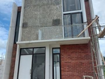 rumah mewah 2 lantai di dau harga 600 jt an