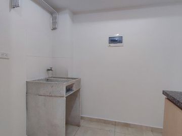 apartamento en venta en la floresta. Cod V26492
