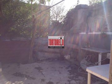 Venta de casa americana, 3 ambientes, en Merlo.