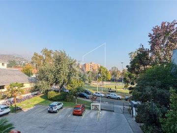 Acogedro en excelente ubicación, con vista despejada