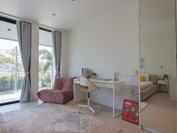 5 Bedrooms Fully Renovated House in Laguna Homes