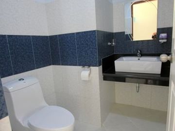 Corner House & lot for sale with 4 bedrooms in Hensonville