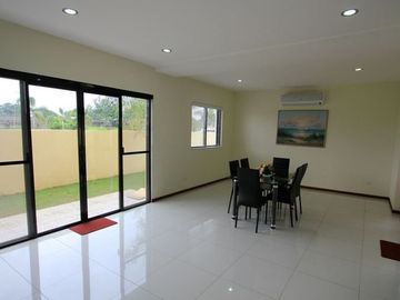 Corner House & lot for sale with 4 bedrooms in Hensonville