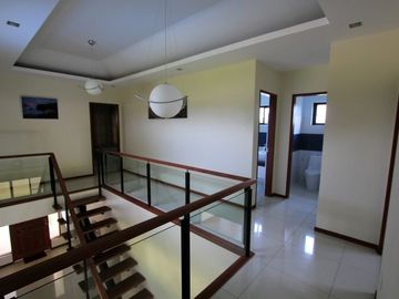 Corner House & lot for sale with 4 bedrooms in Hensonville