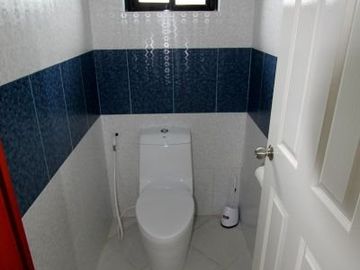 Corner House & lot for sale with 4 bedrooms in Hensonville