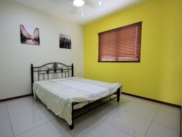 Corner House & lot for sale with 4 bedrooms in Hensonville