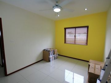 Corner House & lot for sale with 4 bedrooms in Hensonville