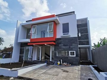 Dijual Rumah Mewah Luas Strategis Dekat Kampus Mercubuana